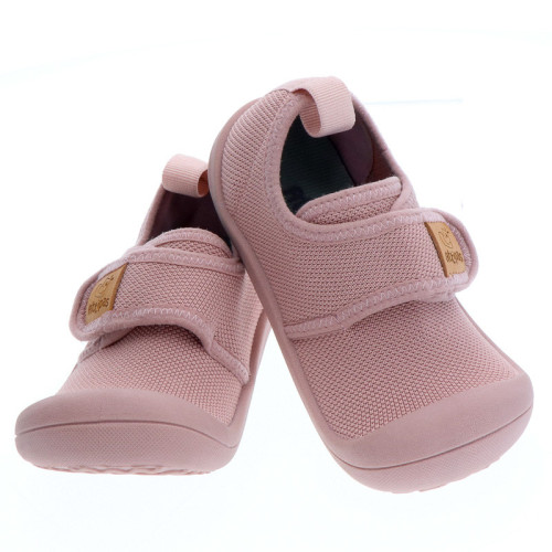 Attipas|SNEAKERSY DZIECIĘCE SKIN SHOES PINK|Sneakersy Dziecięce||Poznaj Attipas Skin Shoes Pink – idealne sneakersy dla dzieci w uroczym, różowym kolorze. Zaprojektowane z myślą o aktywnych dziewczynkach, łączą modny wygląd z komfortem barefoot. Wygodne zapięcie na rzep sprawia, że świetnie sprawdzą się jako buty do przedszkola i na plac zabaw, dbając o zdrowy rozwój stóp na każdym kroku.