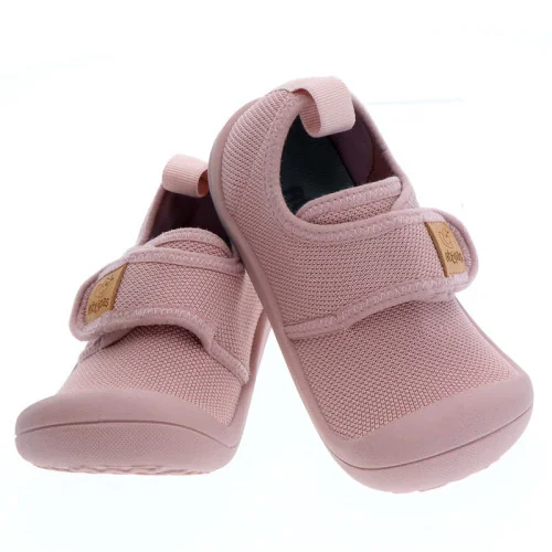 Attipas|SNEAKERSY DZIECIĘCE SKIN SHOES PINK|Sneakersy Dziecięce||Poznaj Attipas Skin Shoes Pink – idealne sneakersy dla dzieci w uroczym, różowym kolorze. Zaprojektowane z myślą o aktywnych dziewczynkach, łączą modny wygląd z komfortem barefoot. Wygodne zapięcie na rzep sprawia, że świetnie sprawdzą się jako buty do przedszkola i na plac zabaw, dbając o zdrowy rozwój stóp na każdym kroku.