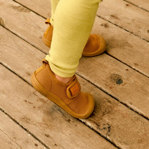 Attipas Sneakersy Dziecięce Skin Shoes Mustard