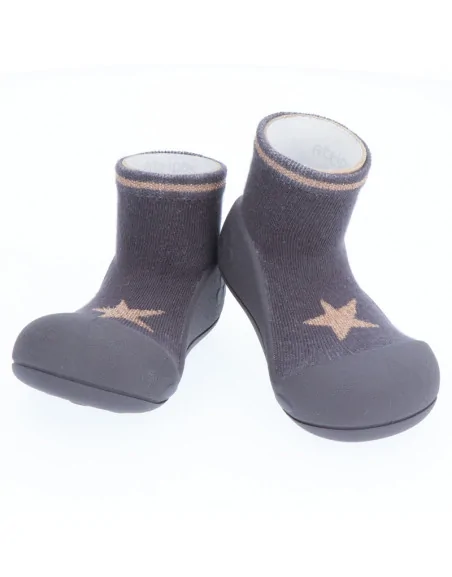 STAR CHARCOAL|99,90 zł|Attipas|Buty barefoot dla dzieci||Patrząc na buciki Attipas Star Charcoal chciałoby się powiedzieć „Shine like a star”. A to wszystko za sprawą brokatowych włókien, które wyróżniają ten model.