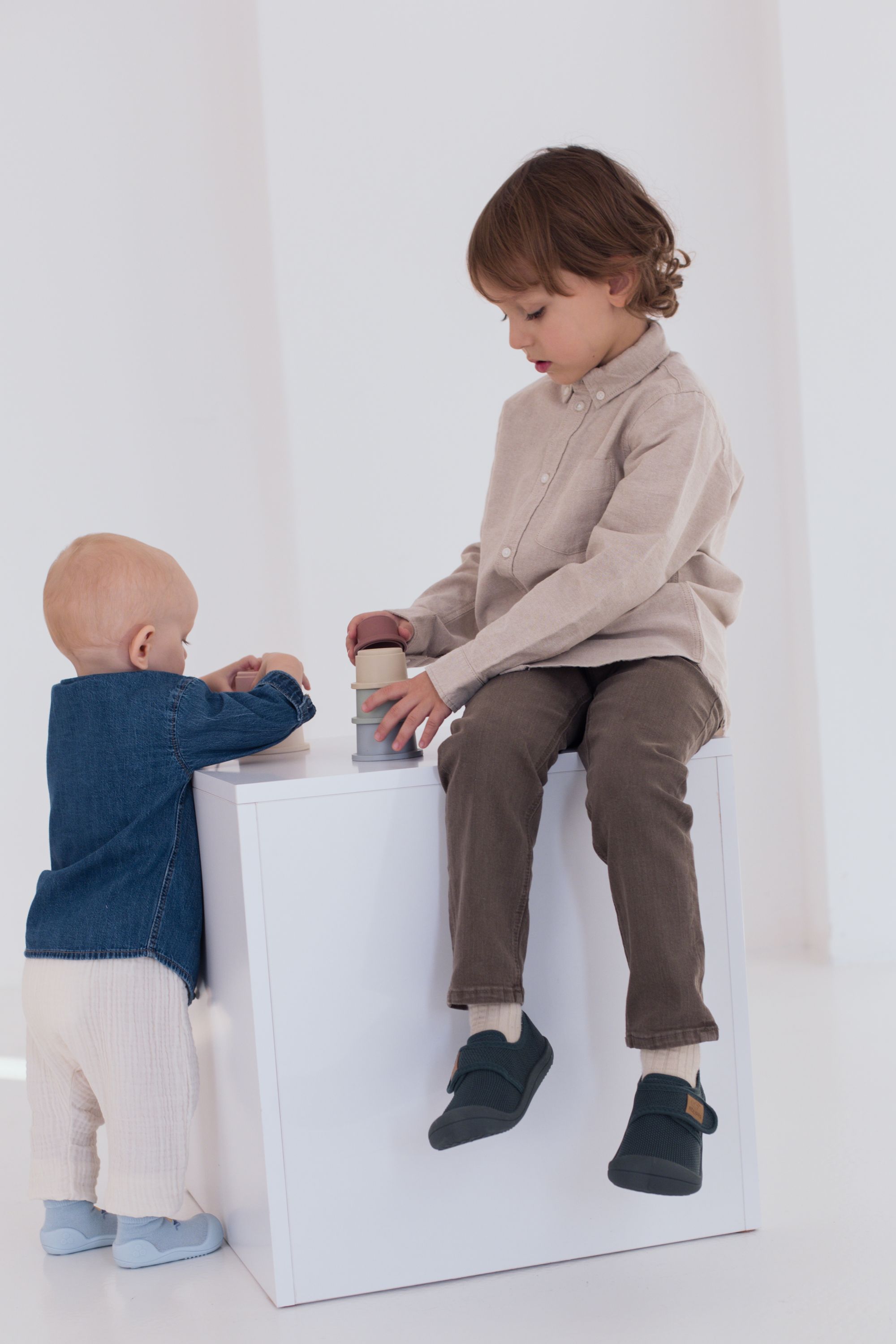 buty do nauki chodzenia i sneakersy dla starszaków od Attipas