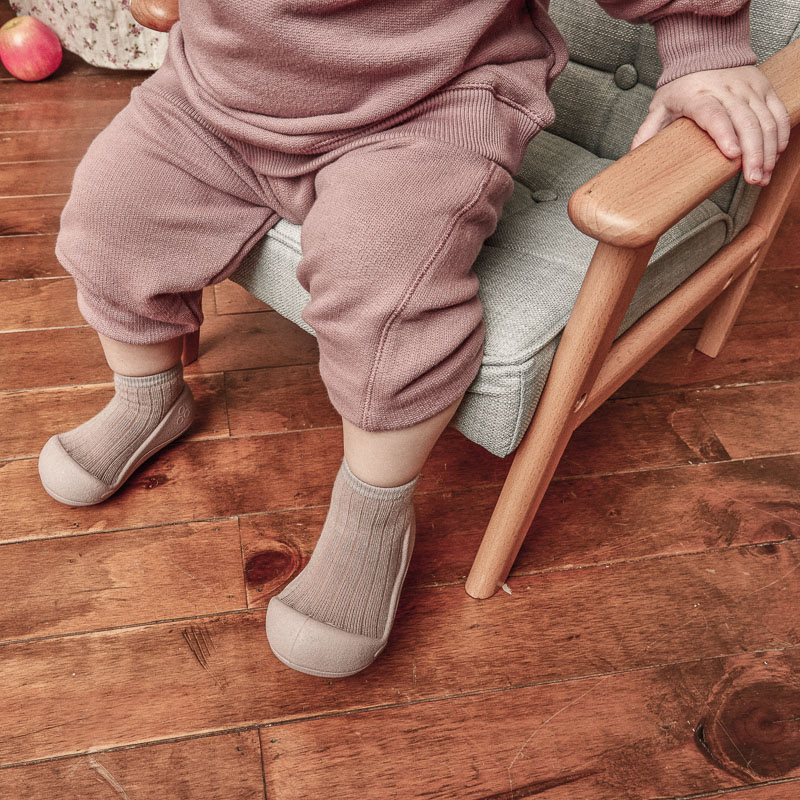skarpetkowe buty barefoot na pierwsze kroki Attipas Pallet Berrycolon