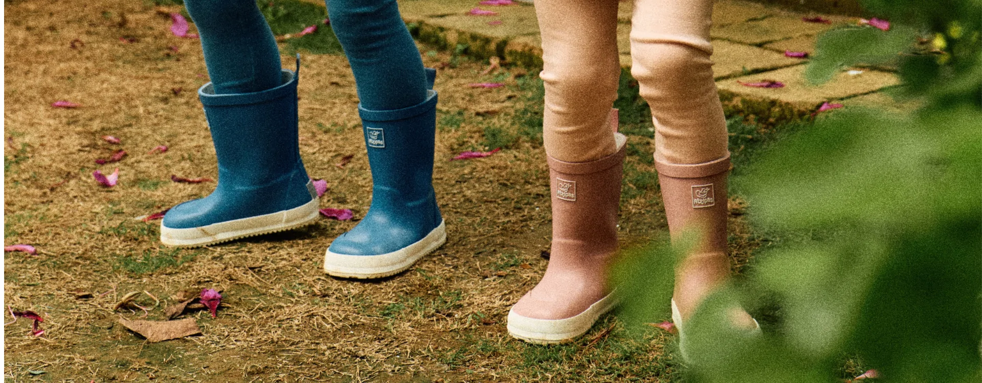 Kalosze dziecięce barefoot – dlaczego warto wybrać kalosze dla dzieci Attipas?