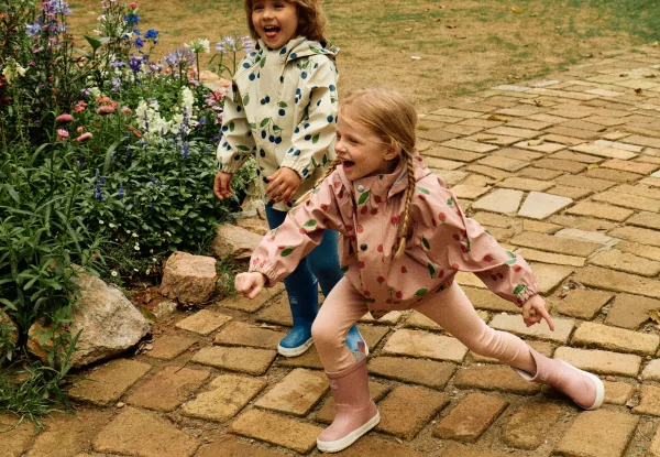 Kalosze dziecięce barefoot – dlaczego warto wybrać kalosze dla dzieci Attipas?